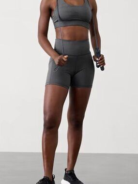 Athleta Interval Stash 5" Short in Grey